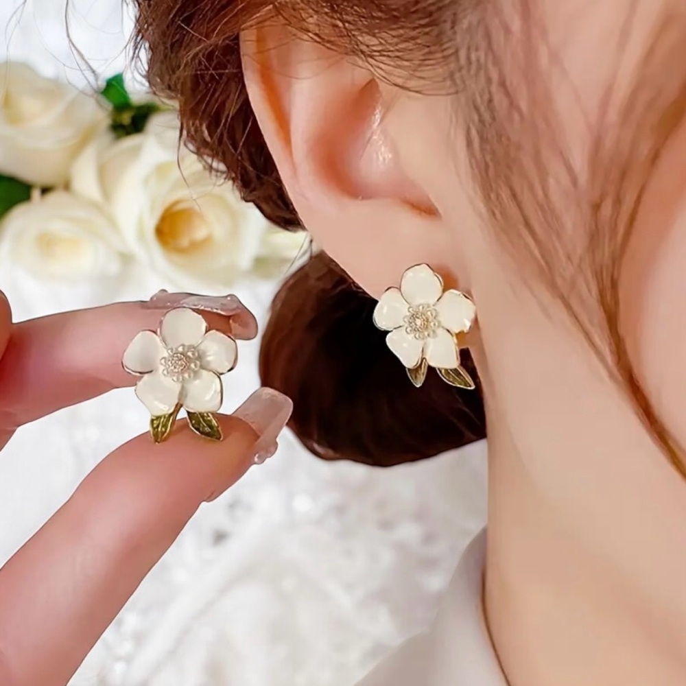 Flower-Shaped Stud Earrings Elegant‎ Vintage-Inspired Accessories